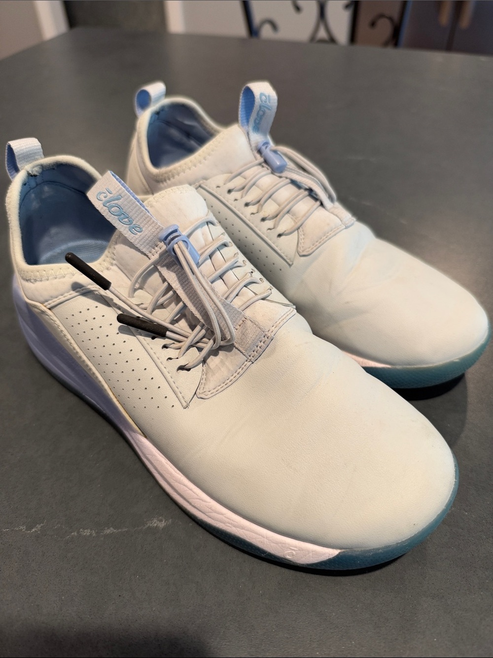 Clove Waterproof No Tie Tennis shoes